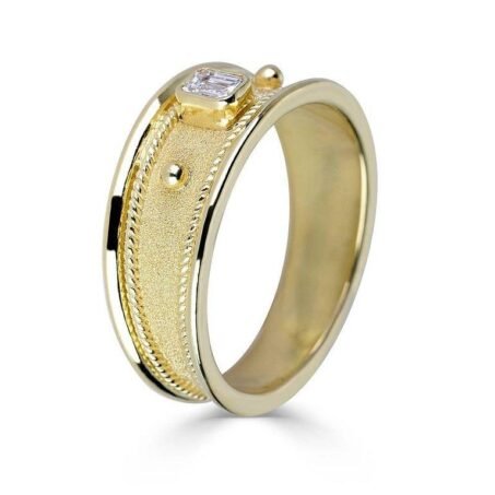 Floral Motif Gold Ring